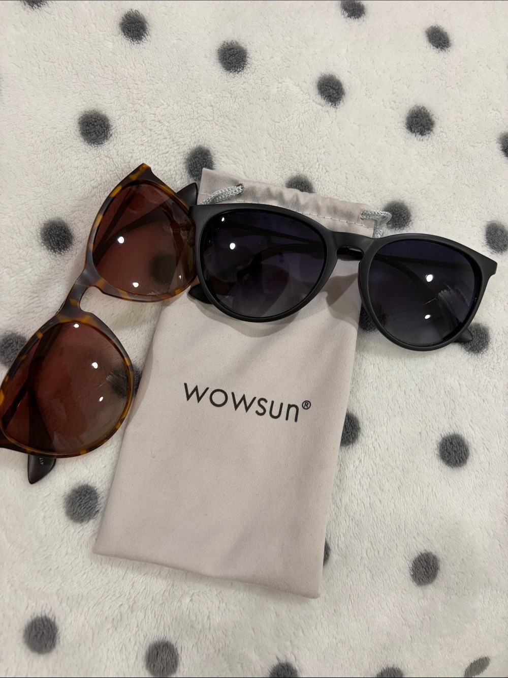 Women's plastic - fashionable  Sunglasses
